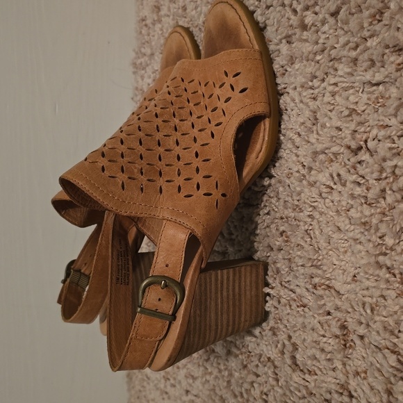 Born Leather Peep Toe Women's Tan Heeled Sandals Size 11 (07gw1) - Picture 2 of 10